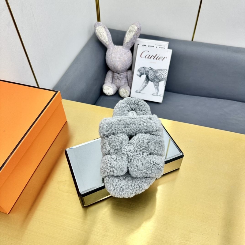 H**mes slippers